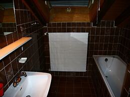 Peaceful Apartment With Amenities