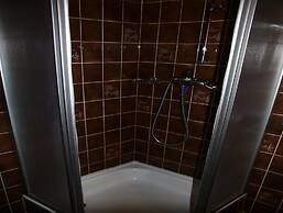 Peaceful Apartment With Amenities