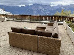 Modern Apartment in Prime Location