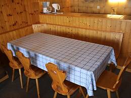 Stunning Apartment With Mountain Views