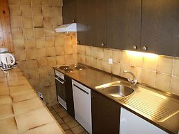 Stunning Apartment With Mountain Views