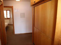 Stunning Apartment With Mountain Views