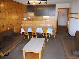 Stunning Apartment With Mountain Views