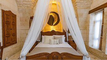 Stone House by Cevahir