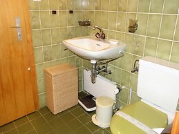 Apartment With Outdoor Dinning