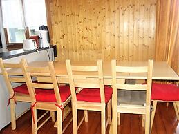 Apartment With Outdoor Dinning