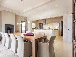 Majestic Villa With Harbour Views