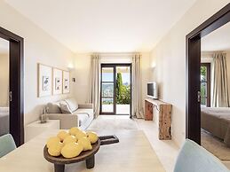 Majestic Villa With Harbour Views