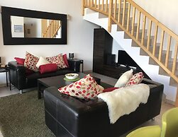 Authentic Apartment With Mountain View