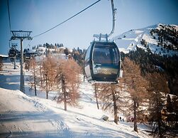 Authentic Apartment With Mountain View