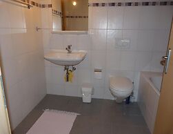 Authentic Apartment With Mountain View