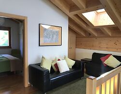 Authentic Apartment With Mountain View