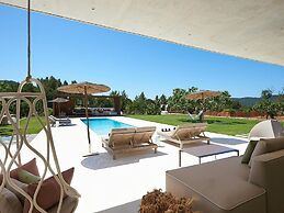 Holiday Home With Outdoor Cinema
