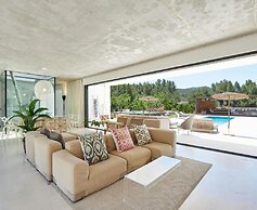 Holiday Home With Outdoor Cinema
