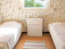 6 Person Holiday Home in Skummeslovsstrand