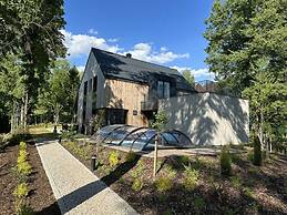 Spacious Villa With Good Ambience
