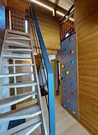 Spacious Villa With Good Ambience