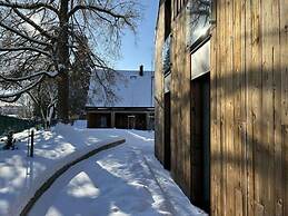 Spacious Villa With Good Ambience