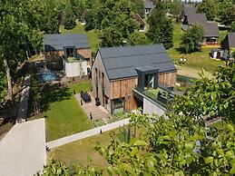 Spacious Villa With Good Ambience