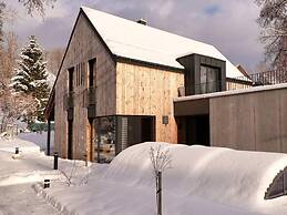 Spacious Villa With Good Ambience