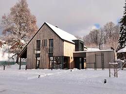 Spacious Villa With Good Ambience