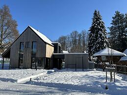 Spacious Villa With Good Ambience