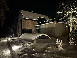 Spacious Villa With Good Ambience