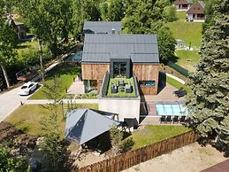 Spacious Villa With Good Ambience