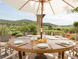 Holiday Home With Spacious Rooms