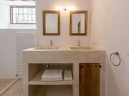 Holiday Home With Spacious Rooms