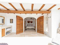 Holiday Home With Spacious Rooms