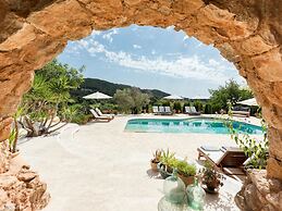 Holiday Home With Spacious Rooms