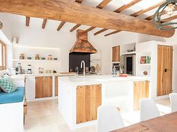 Holiday Home With Spacious Rooms