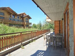 Apartment With Swimming Pool Access