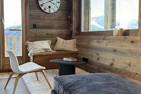 Chalet With Stunning View and Jacuzzi