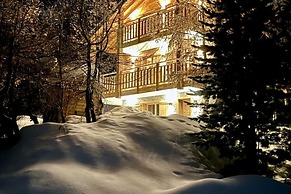 Chalet With Stunning View and Jacuzzi