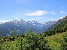 Chalet With Stunning View and Jacuzzi