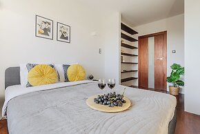 Lumina apart on Sienkiewicza street