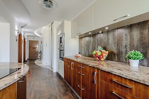 Lumina apart on Sienkiewicza street