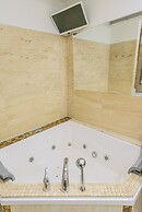 Lumina apart on Sienkiewicza street