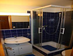 Apartment With Patio Facing Hills