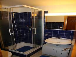 Apartment With Patio Facing Hills