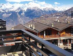 Apartment With Patio Facing Hills