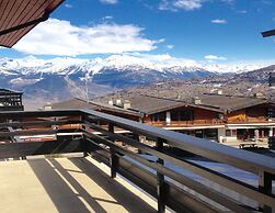 Apartment With Patio Facing Hills