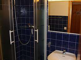 Apartment With Patio Facing Hills