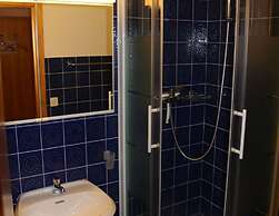 Apartment With Patio Facing Hills