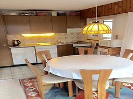 Apartment With Patio Facing Hills