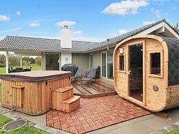 5 Star Holiday Home in Vaeggerlose