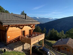 Luxury Chalet With Sauna and Garden