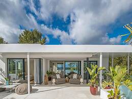 Villa With Multiple Outdoor Terrace